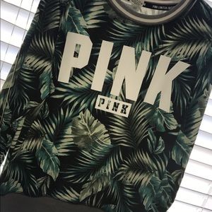 Cute PINK sweatshirt. 💚